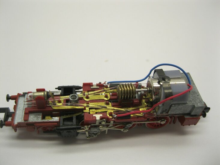 micromotor NA022 Glockenankermotor Umbausatz f&uuml;r Arnold BR 74, K.P.E.V. T12, &Ouml;BB Reihe 674, SNCF 130 TC, SNCB Reeks 96
