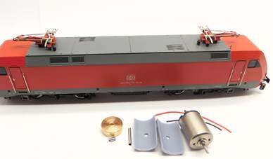 micromotor HMT002F motor ombouwset voor Märklin / Trix BR 152 (Mittel Motor, Antrieb über Kardanwelle), BR 182, BR 189 Motor Märklin/Trix micromotor HMT002F motor ombouwset voor Märklin / Trix BR 152 (Mittel Motor, Antrieb über Kardanwelle), BR 182, BR 189 Motor Märklin/Trix
