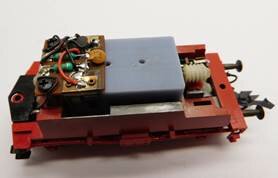 micromotor HR016F motor ombouwset voor Roco DB DR DRG BR 57, KPEV G10, ÖBB Rh 657, SNCF 050 B, FS Gr 473 (Motor met 2 wormwielen!) micromotor HR016F motor ombouwset voor Roco DB DR DRG BR 57, KPEV G10, ÖBB Rh 657, SNCF 050 B, FS Gr 473 (Motor met 2 wormwielen!)