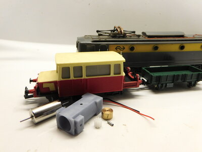 micromotor HJ001C Jouef NS 1300, Renfe CC 7600, SNCF 141 P Mikado, 141 R, 241 P, 2D2 5500, 2D2 9100, 4-6-2 K, BB 66000, BB 67000, BB 9200, CC 1800, CC 21000, CC 40100, CC 6500, CC 70000, CC 7100, CC 72000, DU 65, Pacific 3.1200 NORD, Z 5100 Budd